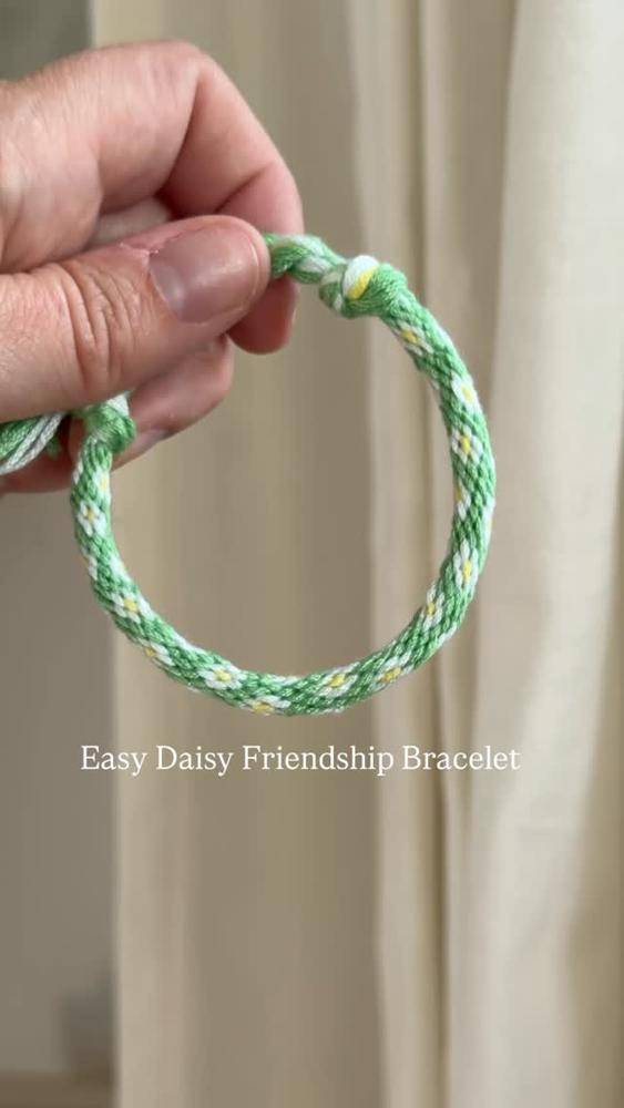 Braided Daisy Friendship Bracelet Tutorial