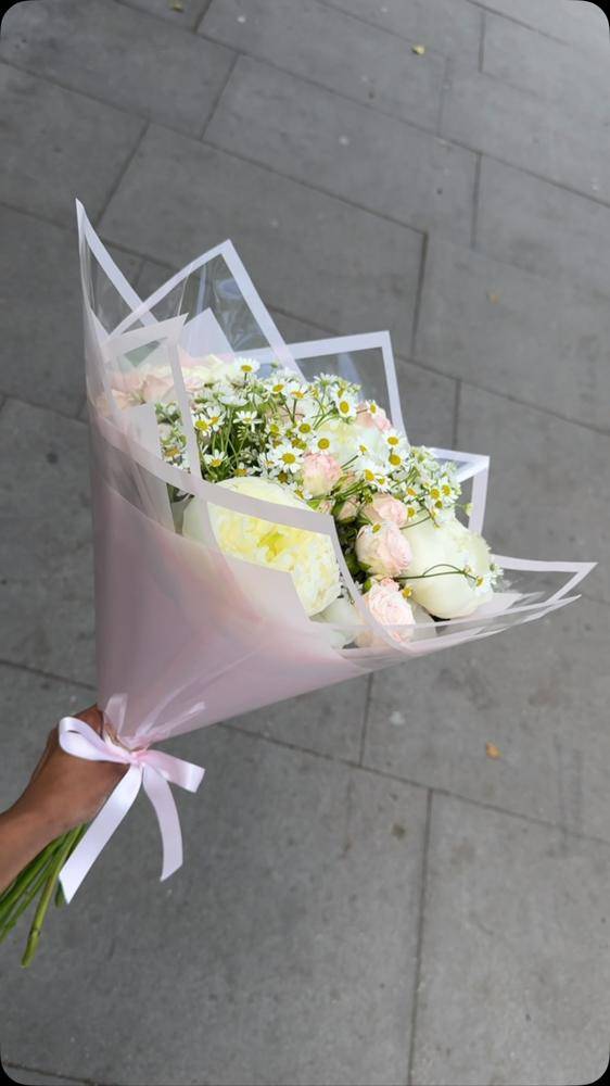 Charming Bouquet Wrap with Pink Transparency Paper