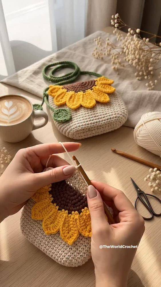 Charming Sunflower Crochet Bag Project