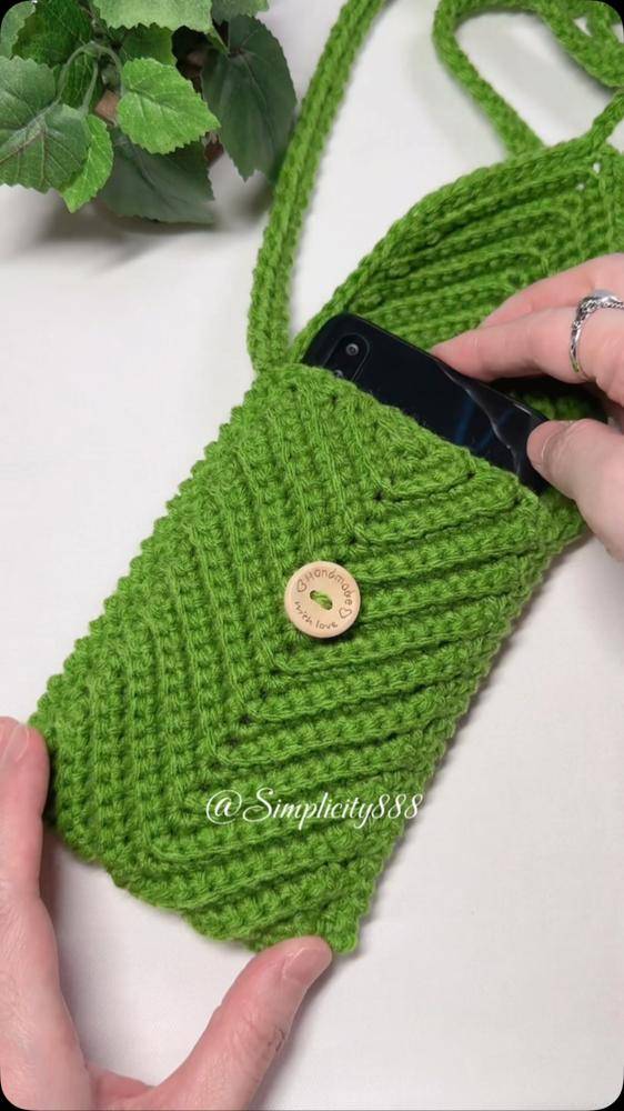Chevron Pattern Crochet Phone Bag Project