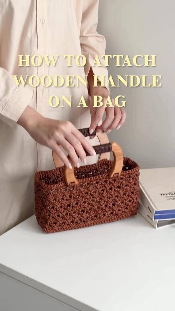 Crocheted Basket with Wooden Handles Tutorial