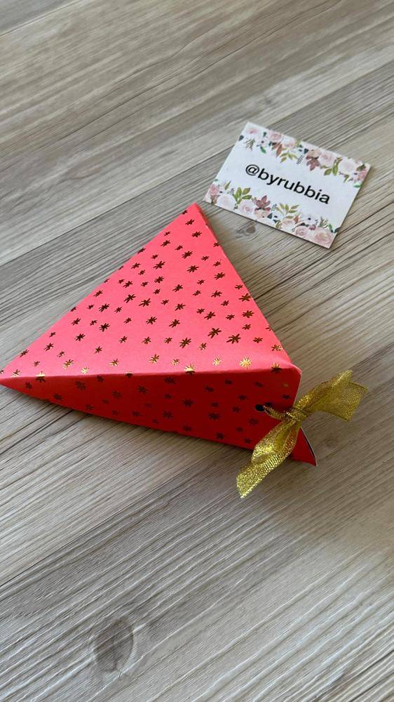 DIY Star-Spangled Triangle Gift Box