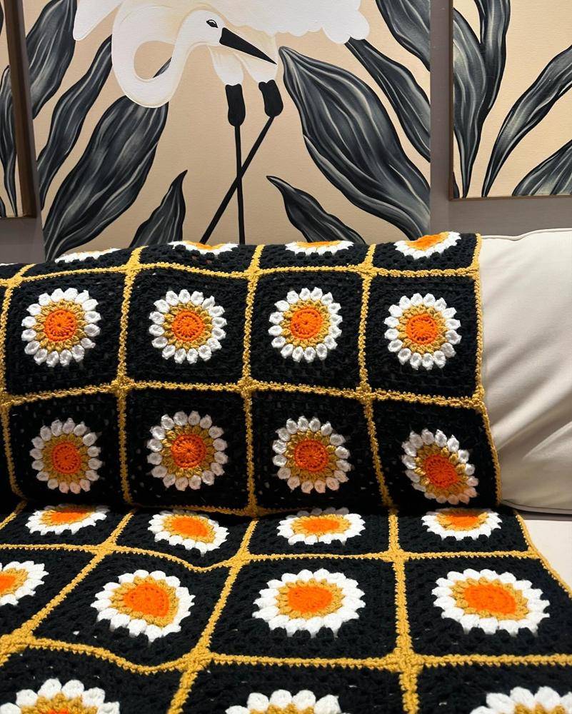 Daisy Granny Square Crochet Blanket