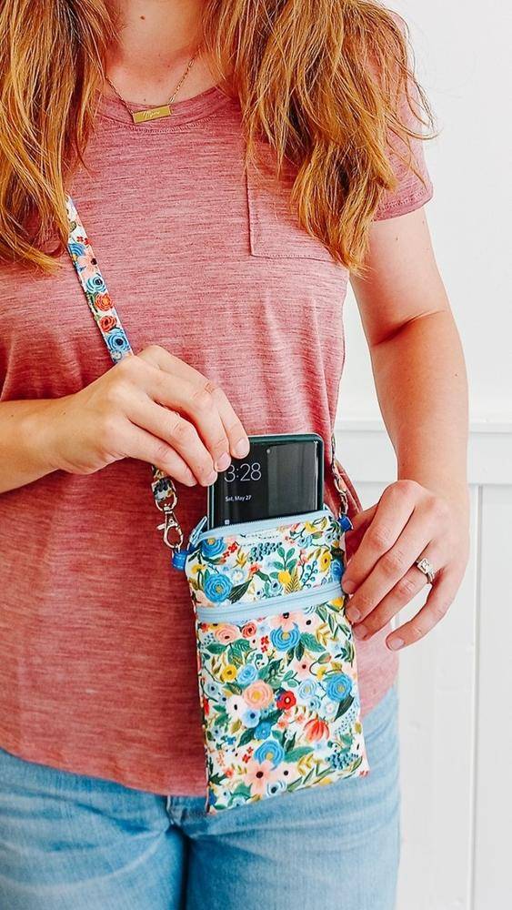 Floral Print Zippered Crossbody Phone Pouch