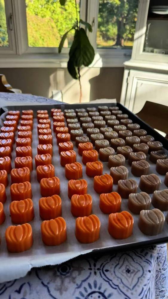 Pumpkin Spice Swirl Melt and Pour Soaps