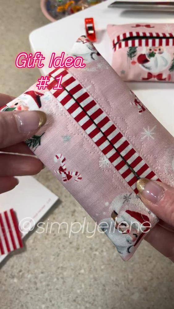 Quilted Christmas Fabric Pouch Project