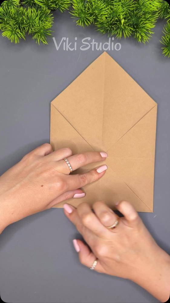 Simple Folded Kraft Paper Envelope Craft