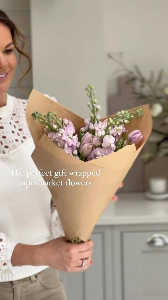 Simple Kraft Paper Wrapped Bouquet