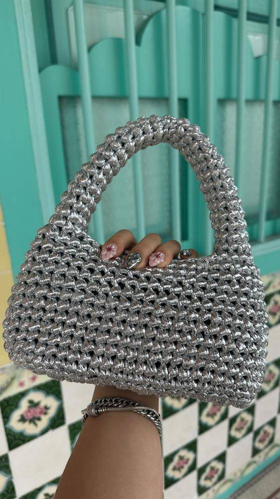 Sparkling Silver Crocheted Handbag Project