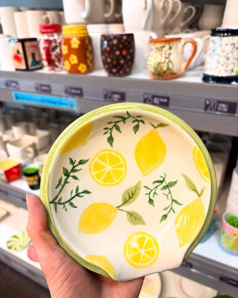 Sunny Lemon-Themed Ceramic Dish